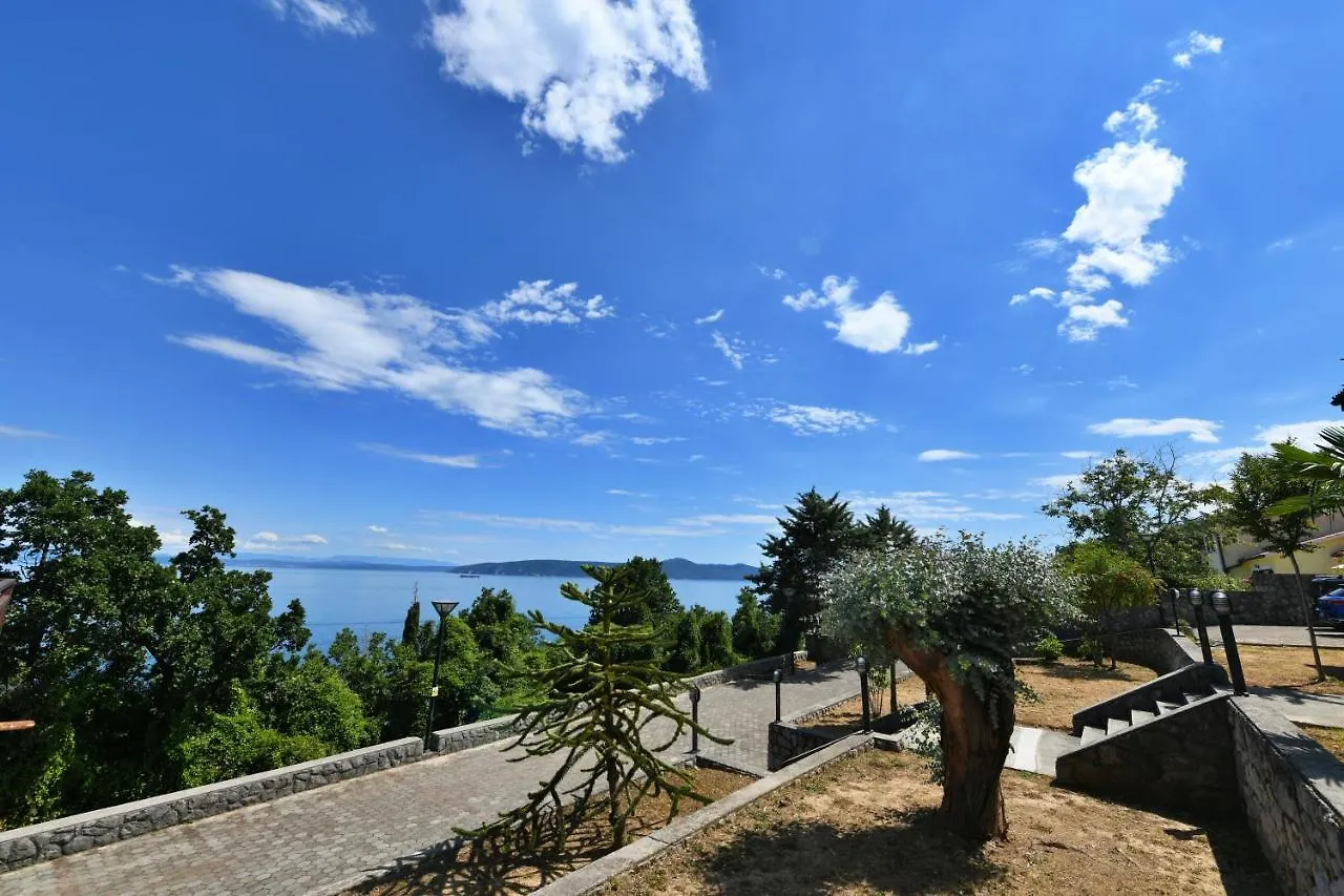 Apartments Near The Beach, With Terraces And Seaview At House B. Moscenicka Draga