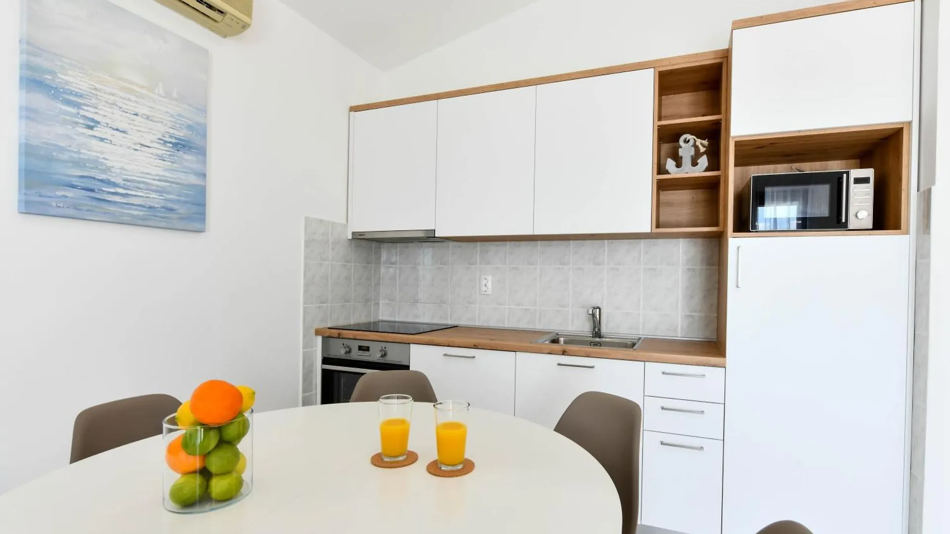 Apartments Near The Beach, With Terraces And Seaview At House B. Moscenicka Draga
