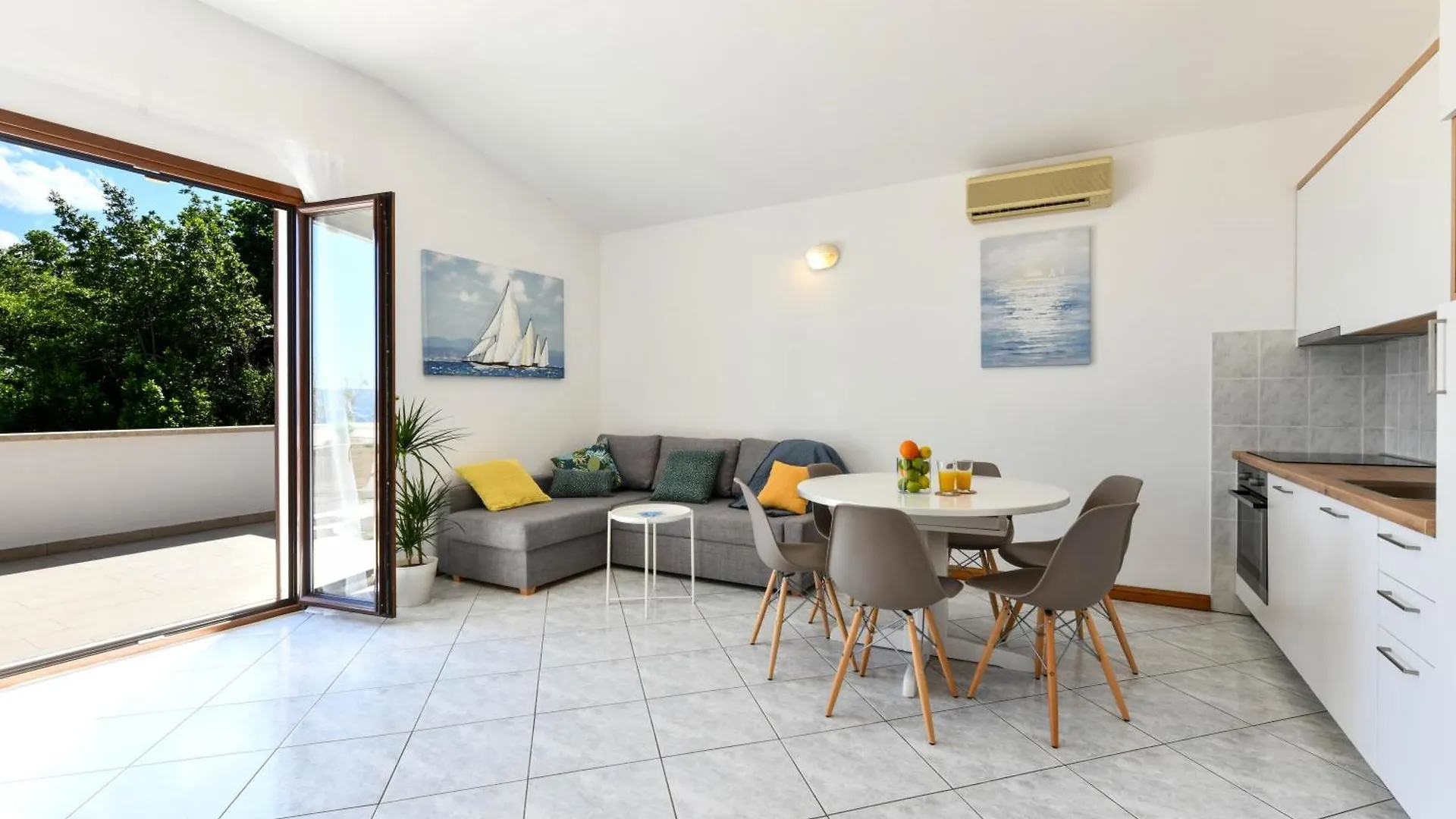 Apartments Near The Beach, With Terraces And Seaview At House B. Moscenicka Draga 0*,