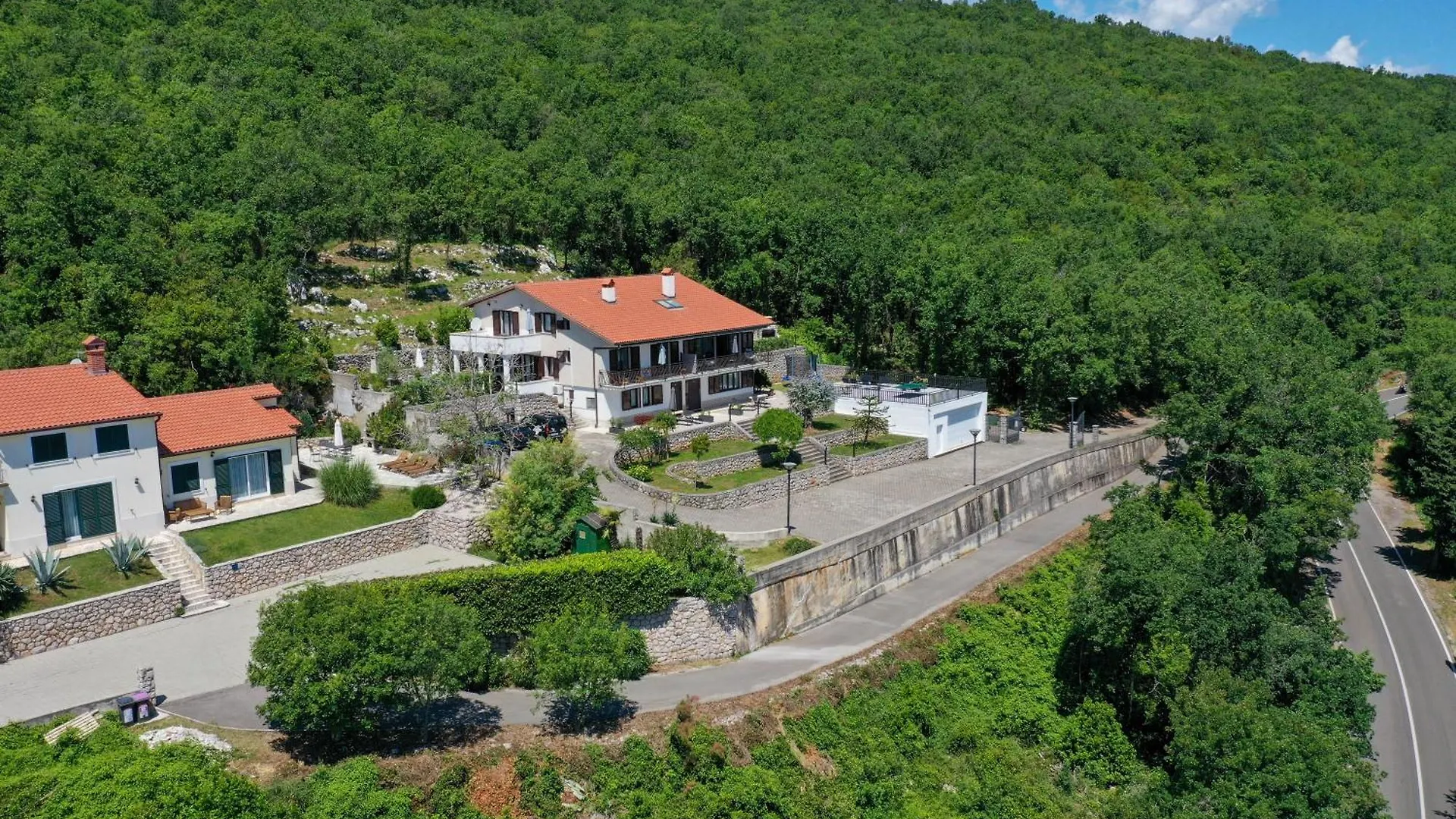 Apartments Near The Beach, With Terraces And Seaview At House B. Moscenicka Draga