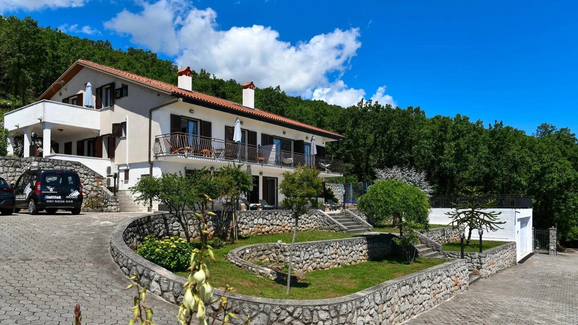Apartments Near The Beach, With Terraces And Seaview At House B. Moscenicka Draga